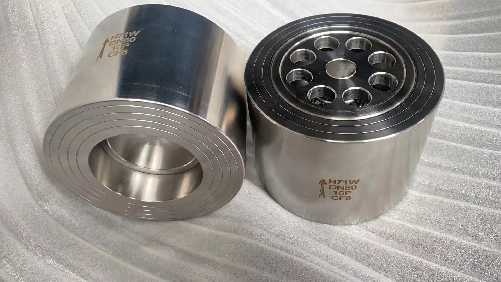 D71W對(duì)夾式止回閥實(shí)物圖片.jpg D71W對(duì)夾式止回閥實(shí)物圖片.jpg